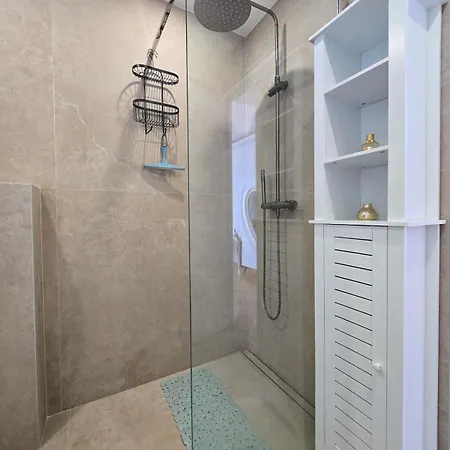 Casa vacanze 4 Guests Front Of The Sea Antibes