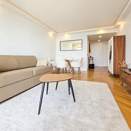 4 Guests Front Of The Sea Antibes