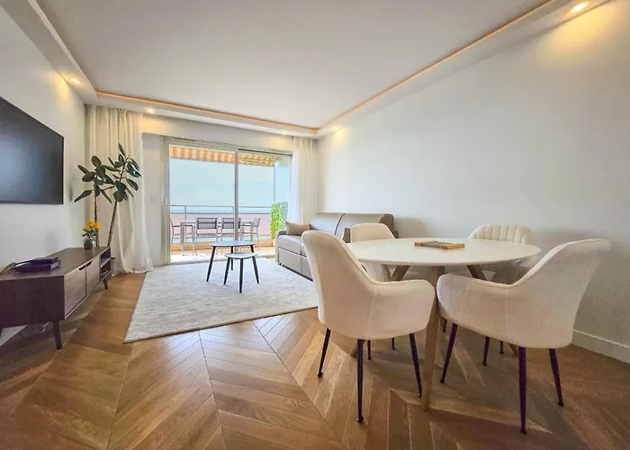 4 Guests Front Of The Sea Antibes