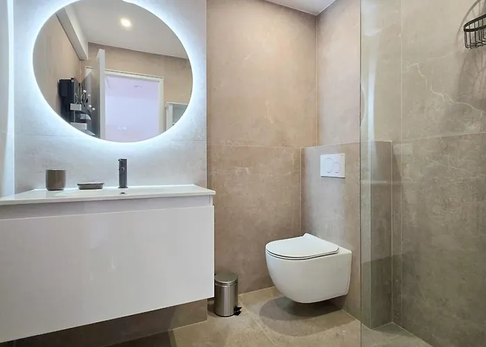 4 Guests Front Of The Sea Antibes