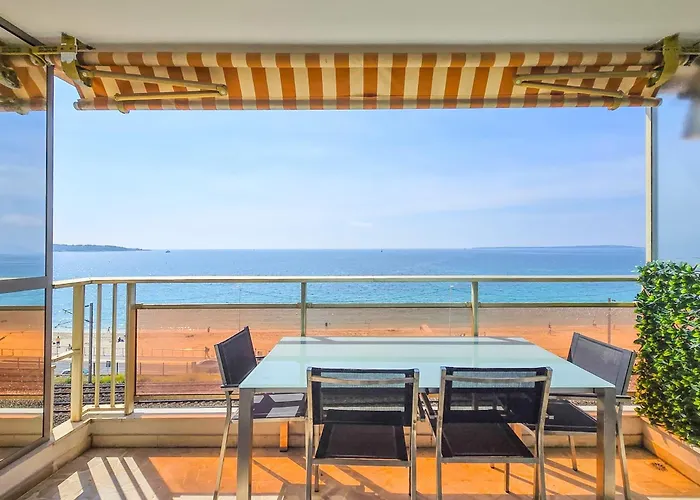 4 Guests Front Of The Sea Antibes